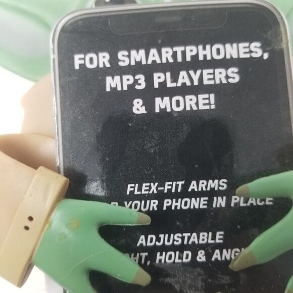 Star Wars the Mandalorian the Child, flexi phone holder. - Picture 3 of 16